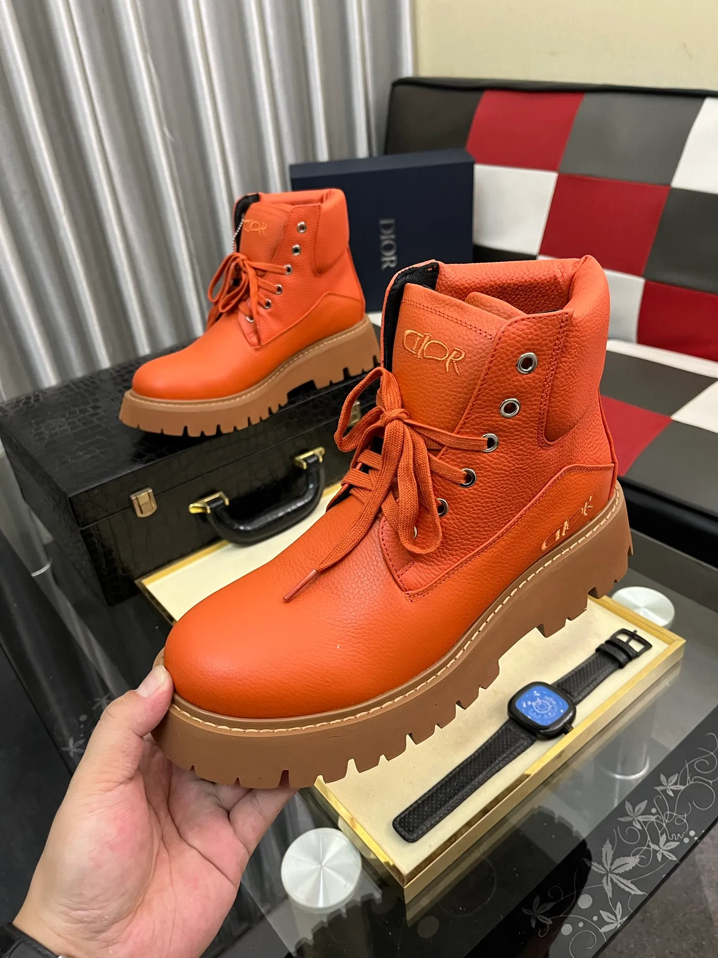 Men's shoes 💰: 560⌚️⌚️Dior top crafts Dior high-top boots counter synchronizes with the original factory configuration, original cowhide patchwork fabric imported from Italy, breathable and comfortable imported water-dyed cow lining, sole: original factory special original sole super comfortable, original factory with single goods high quality, you can enter and exit the counter at will, welcome to compare and synchronize with the counter, code number: 38-44